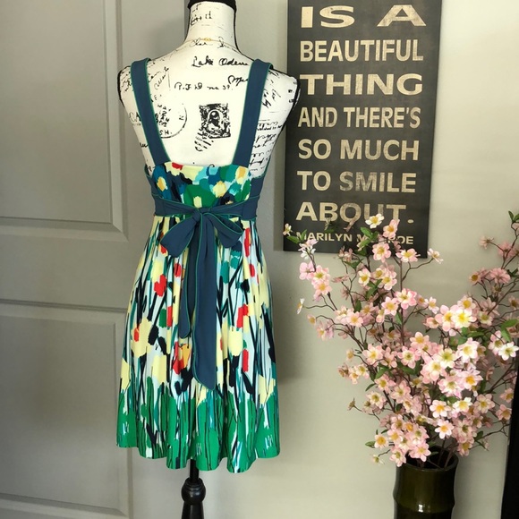 🌼🥰Beautiful BCBG Max Azria Summer Dress🥰🌼 - Picture 4 of 8